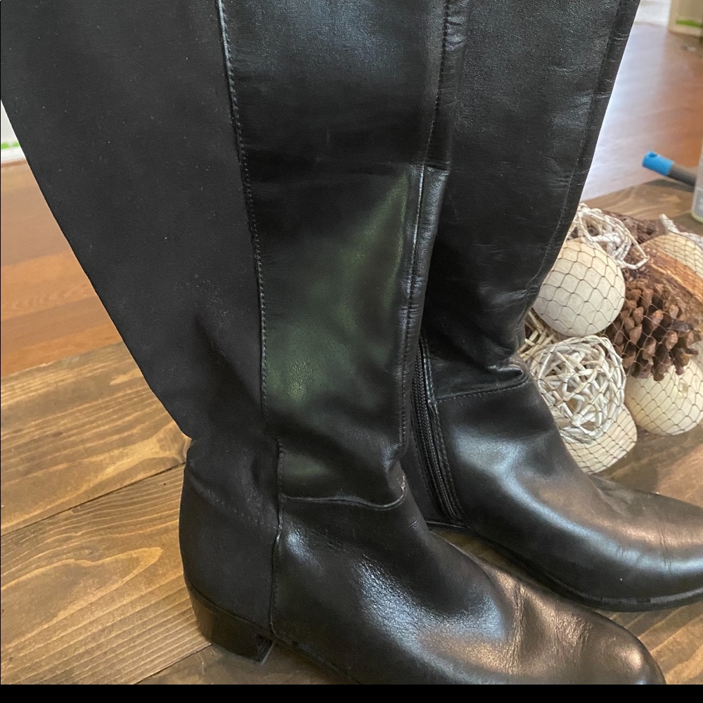 Super cute black boots!